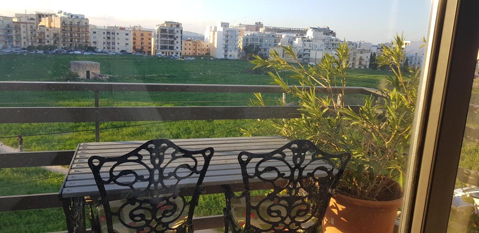 Sunshine Court Budget St. Paul's Bay Bagian luar foto