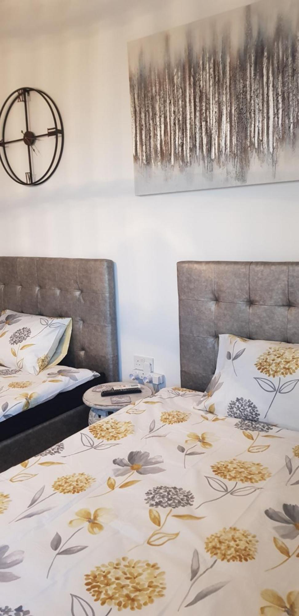 Sunshine Court Budget St. Paul's Bay Bagian luar foto